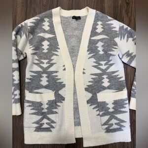 Stylish Gray and Cream Geometric Cardigan